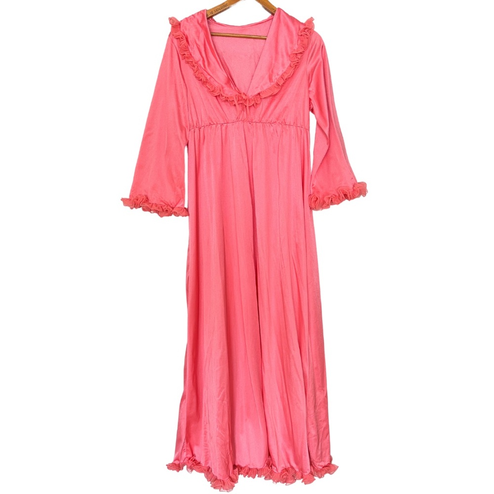 Vintage 60s coral pink frilly hem peignor nightgown